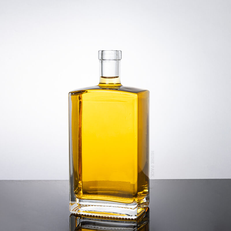 750ml Clear Square Glass Vodka Whiskey Bottle with Cork