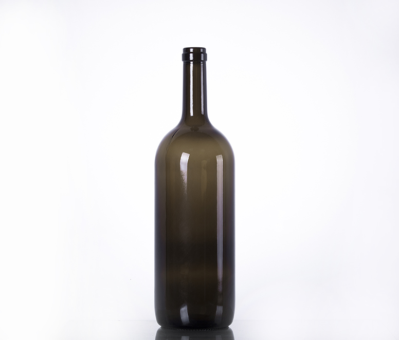 750ml amber champagne bottle with cork finish